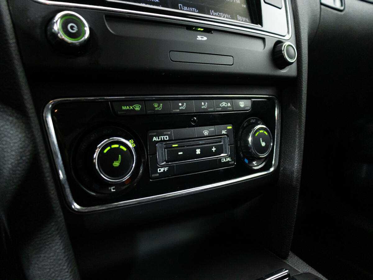 Skoda Superb 2012 года с пробегом. Фото: #15