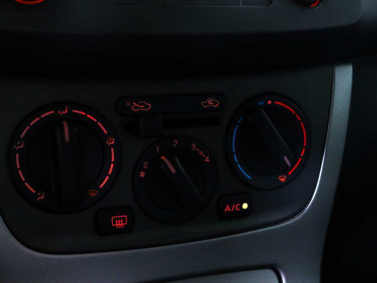 Nissan Sentra 2015 года с пробегом. Фото: #13