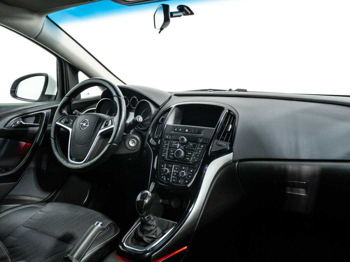 Opel Astra 2015 года с пробегом. Фото: #8