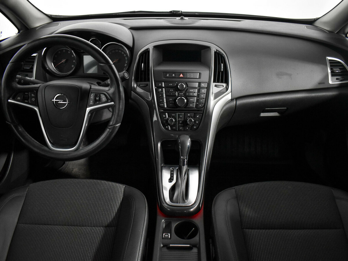 Opel Astra 2013 года с пробегом. Фото: #9