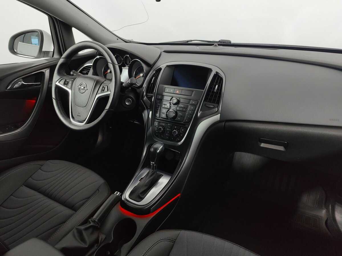 Opel Astra 2014 года с пробегом. Фото: #10