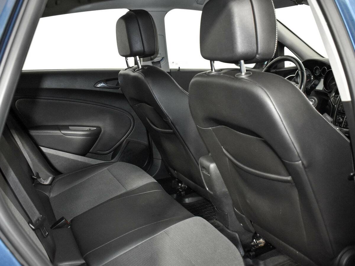 Opel Astra 2013 года с пробегом. Фото: #10