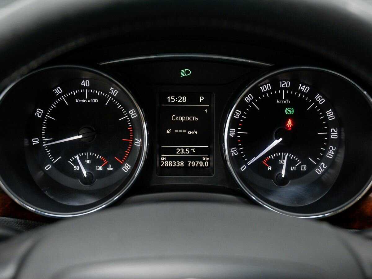 Skoda Superb 2012 года с пробегом. Фото: #20