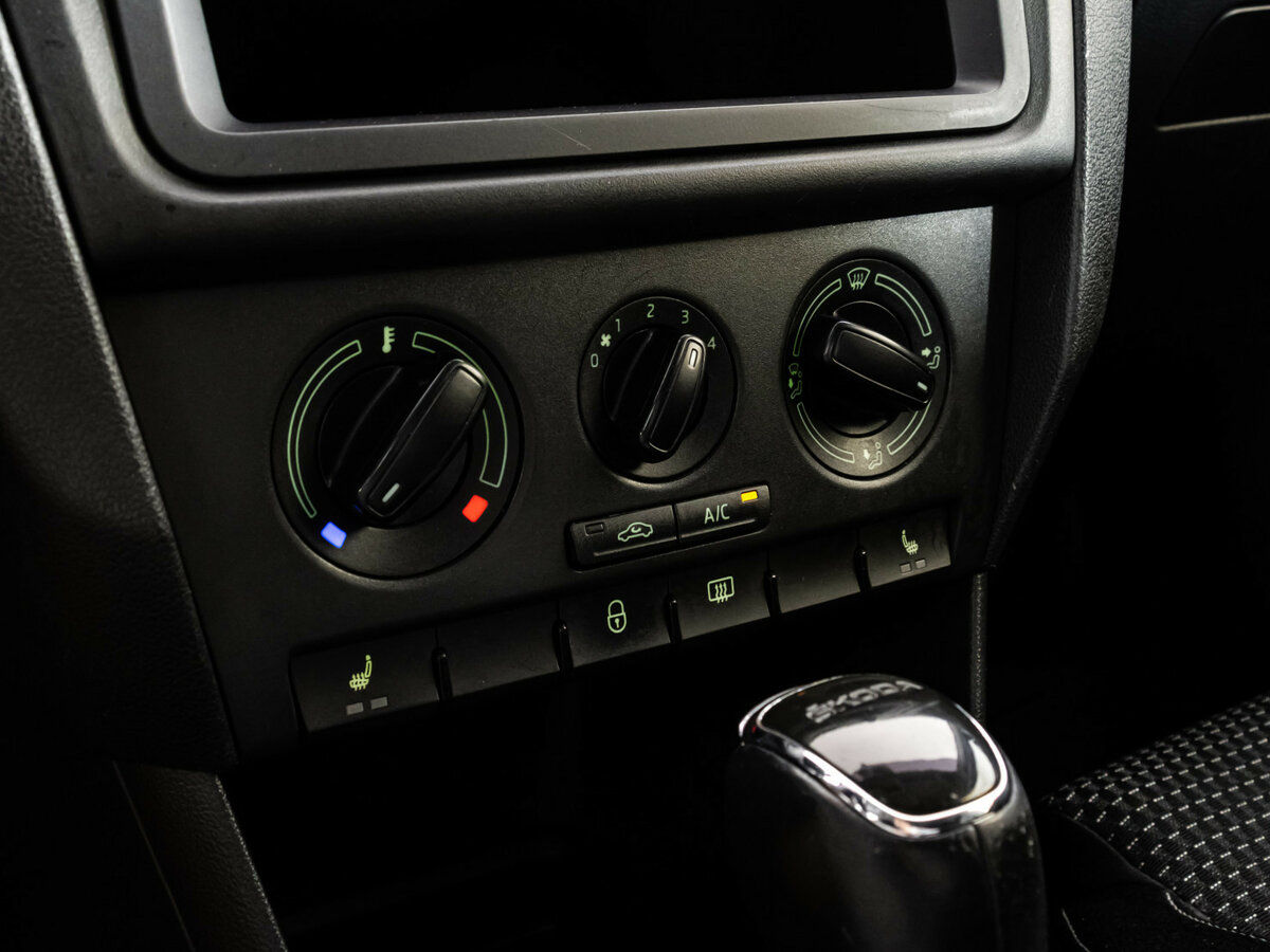 Skoda Rapid 2015 года с пробегом. Фото: #9