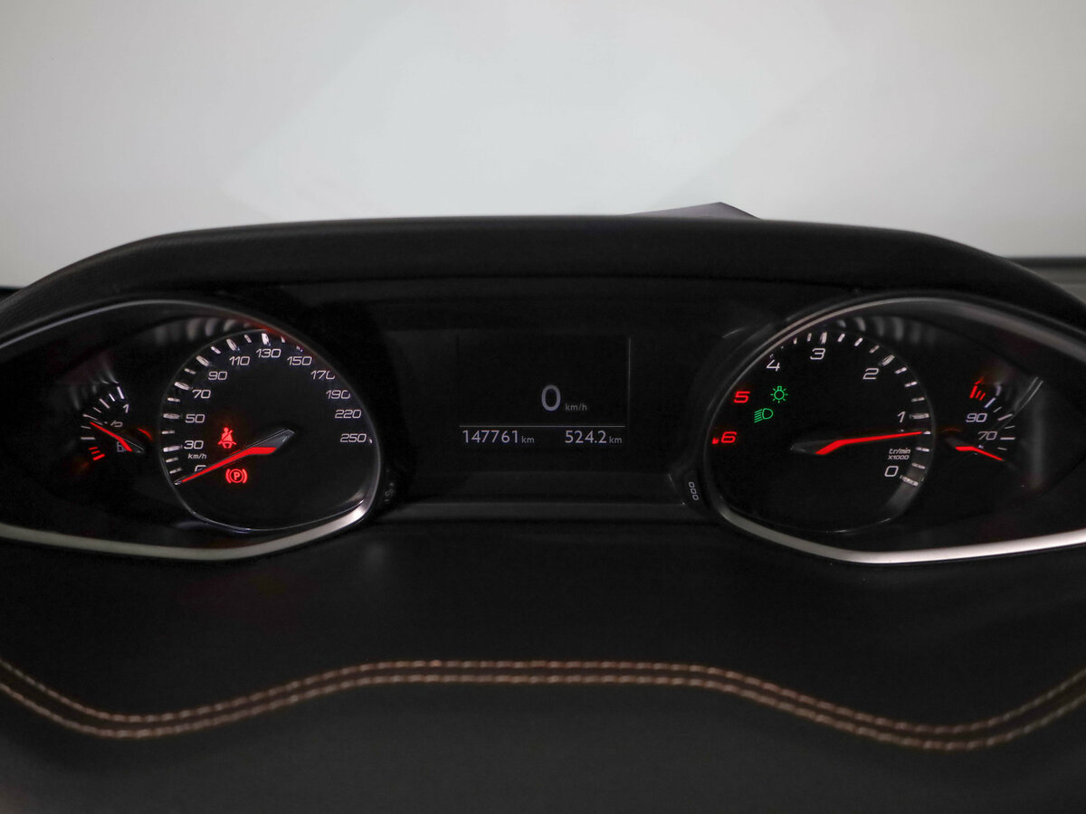 Peugeot 308 2019 года с пробегом. Фото: #8