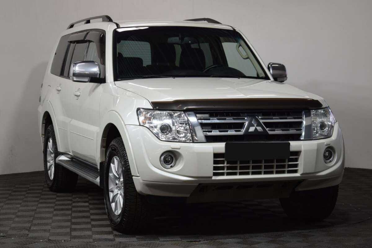 Mitsubishi Pajero 2014 года с пробегом. Фото: #2