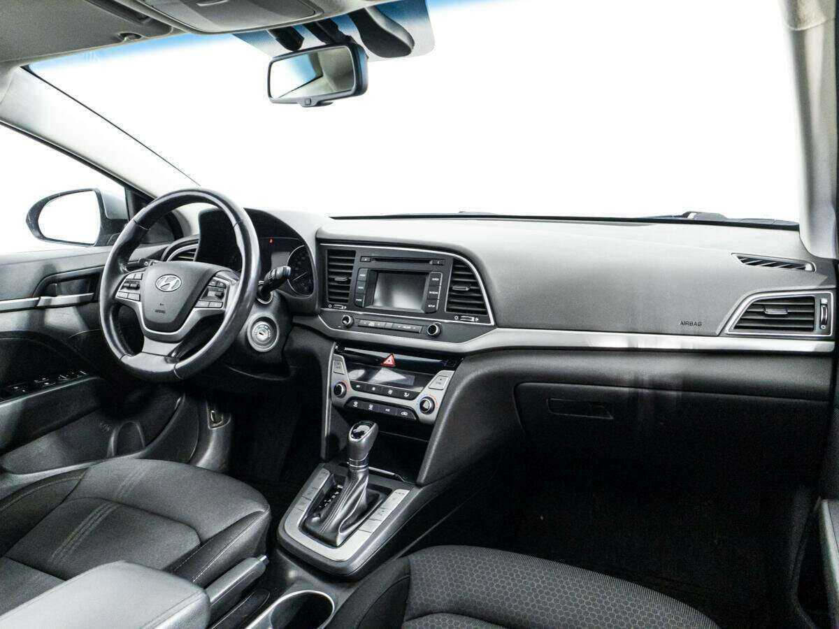 Hyundai Elantra 2018 года с пробегом. Фото: #8