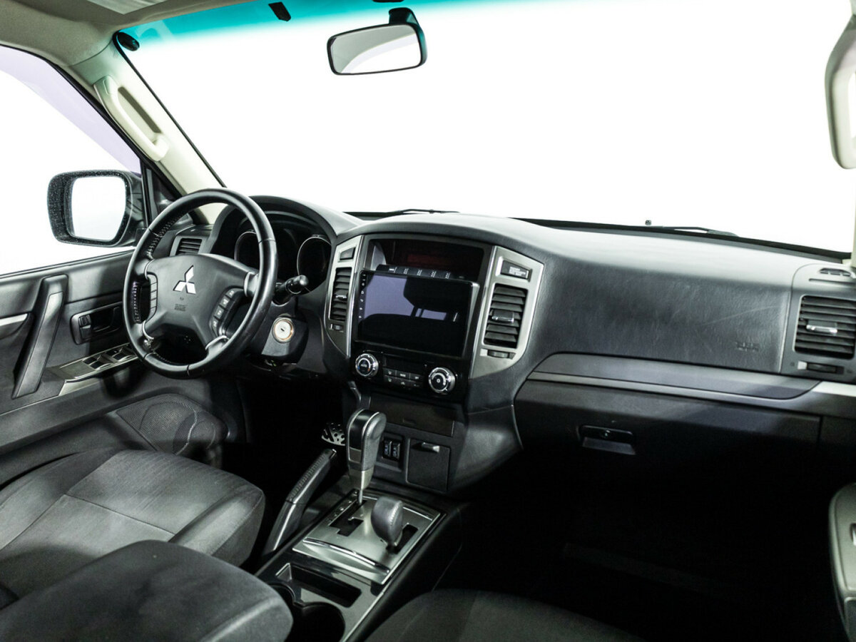 Mitsubishi Pajero 2015 года с пробегом. Фото: #7