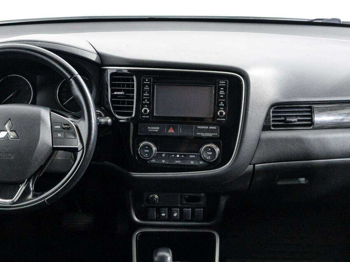 Mitsubishi Outlander 2017 года с пробегом. Фото: #13