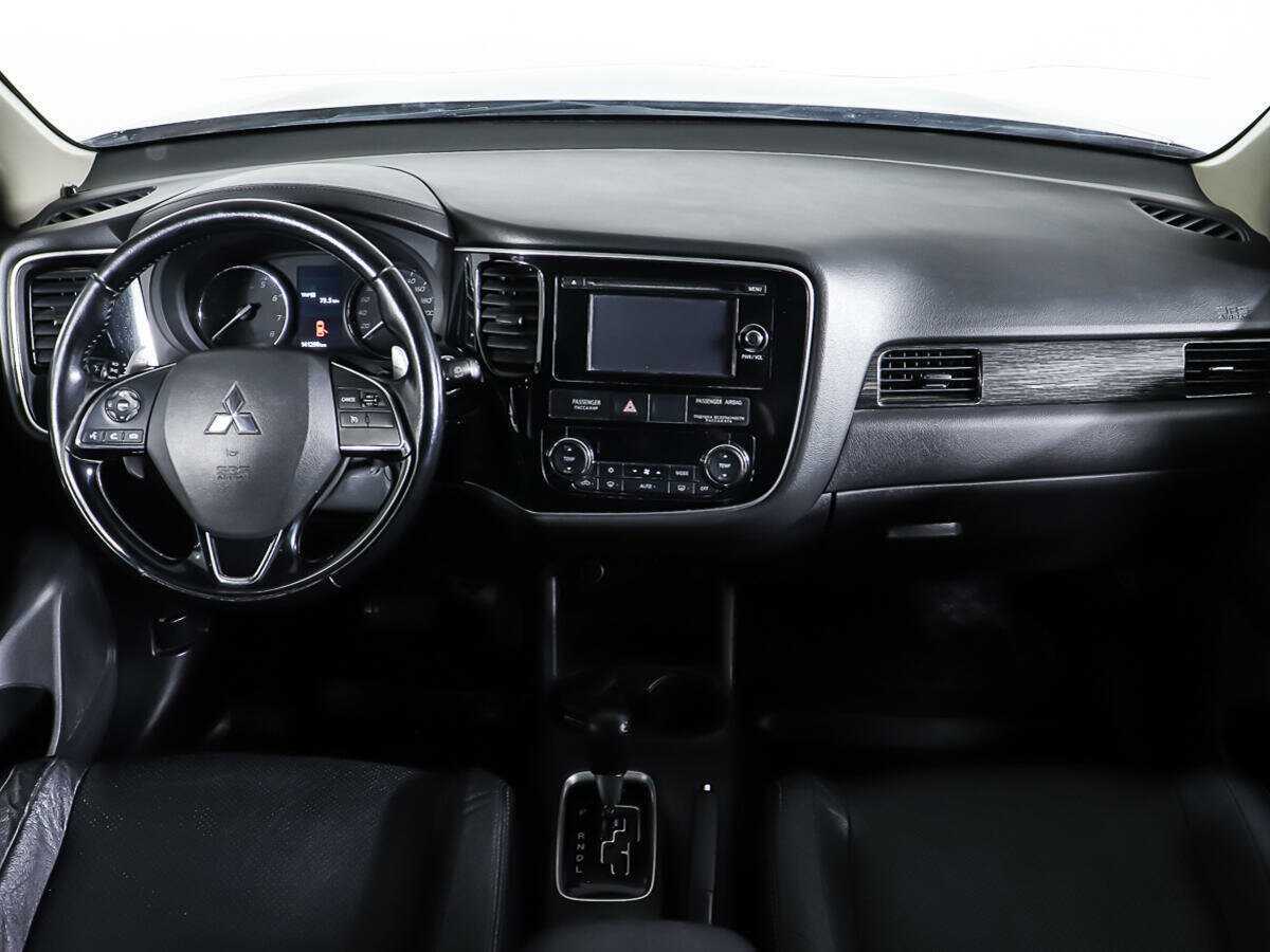 Mitsubishi Outlander 2015 года с пробегом. Фото: #10