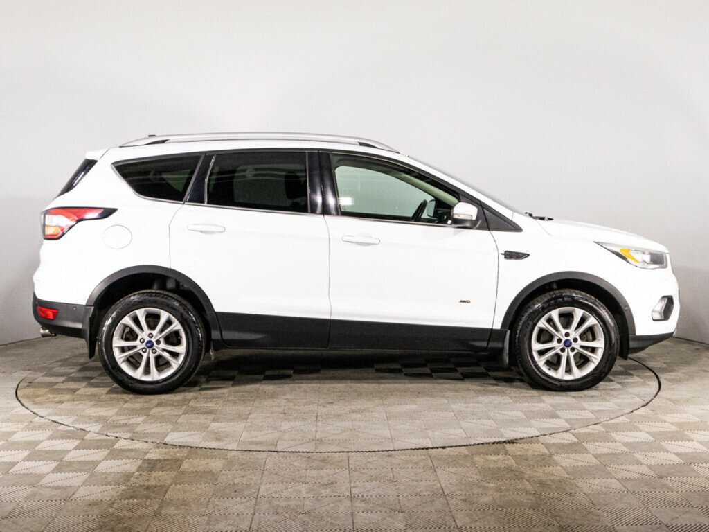 Ford Kuga 2017 года с пробегом. Фото: #3