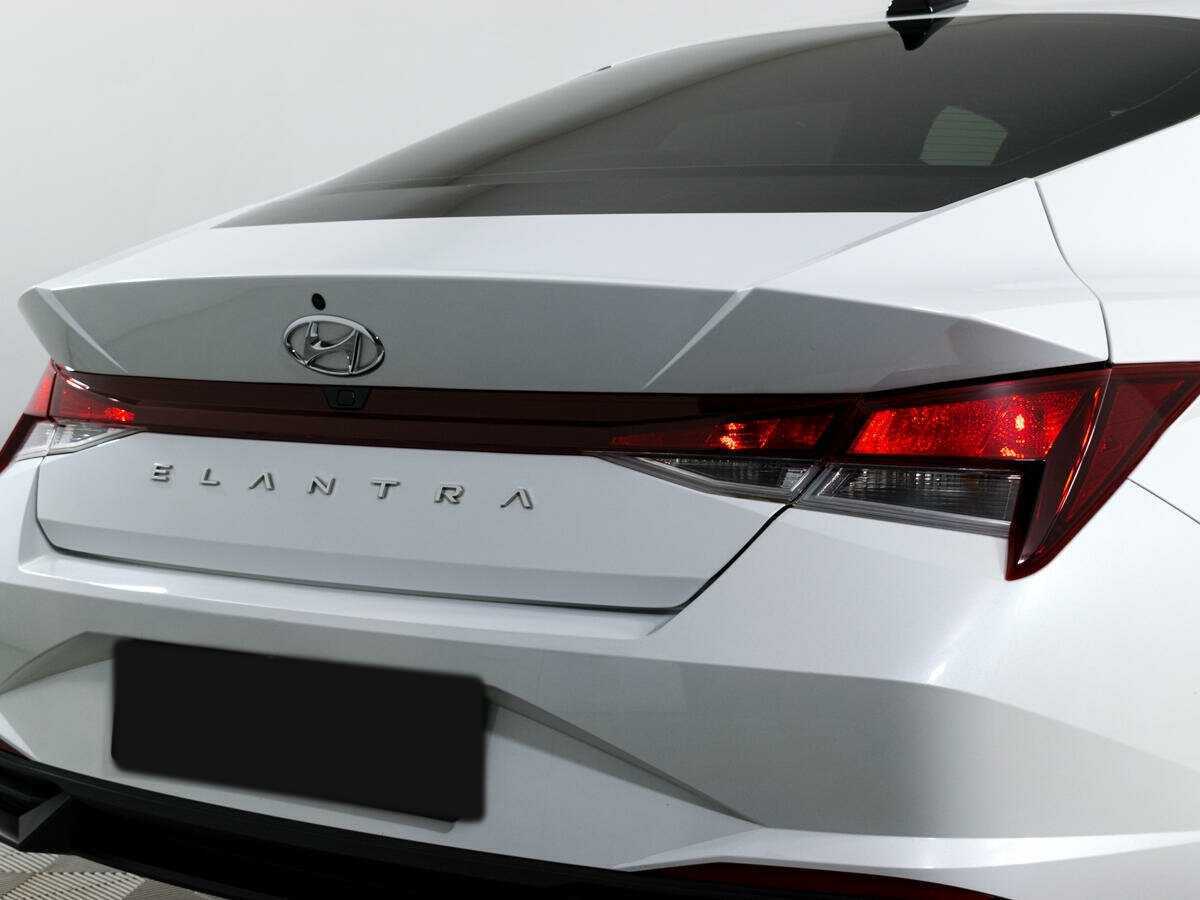 Hyundai Elantra 2021 года с пробегом. Фото: #16