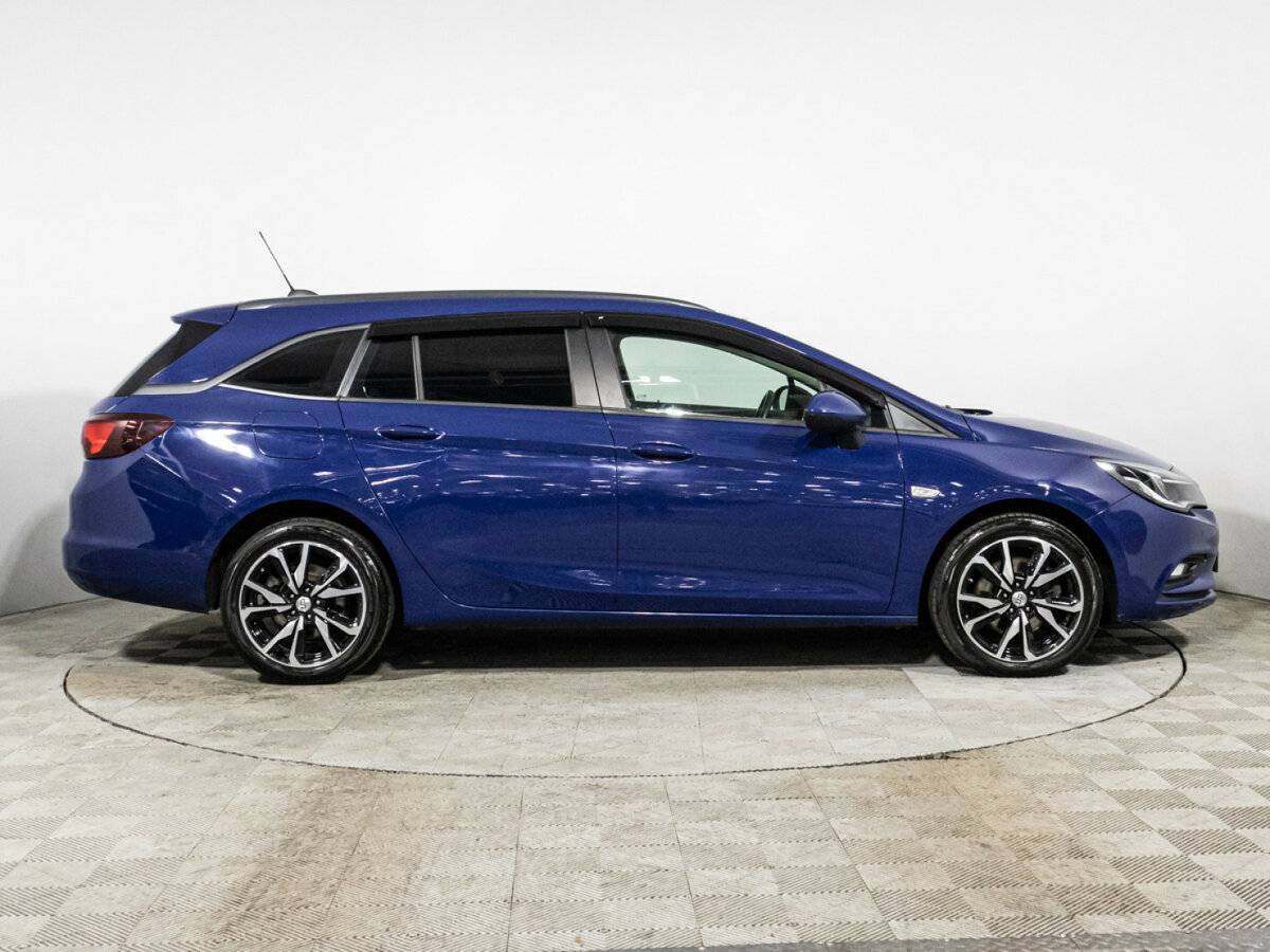 Opel Astra 2019 года с пробегом. Фото: #3