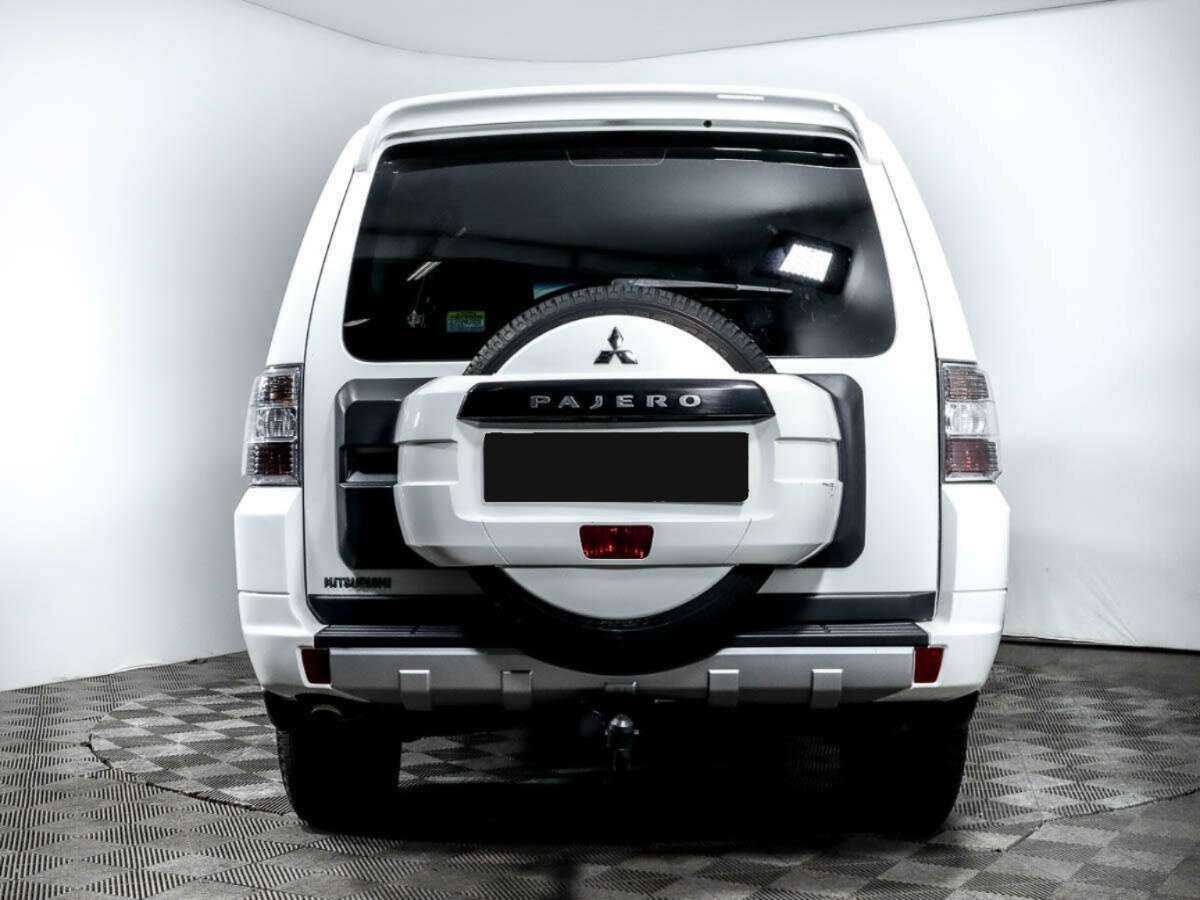 Mitsubishi Pajero 2014 года с пробегом. Фото: #4