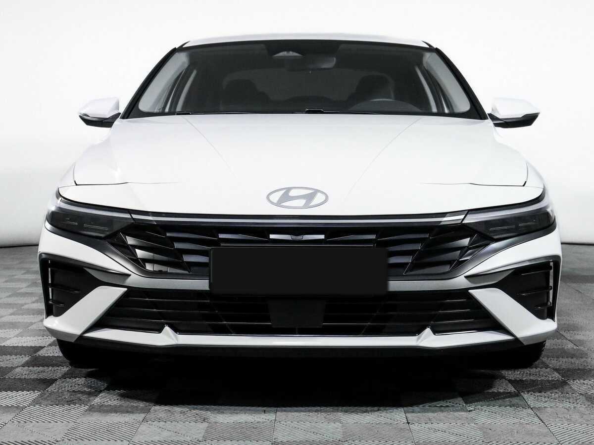 Hyundai Elantra 2023 года с пробегом. Фото: #1