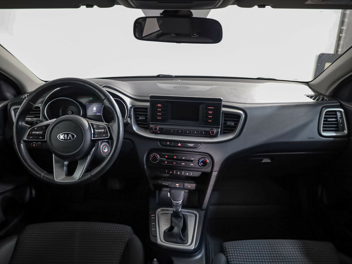 Kia Ceed 2020 года с пробегом. Фото: #7