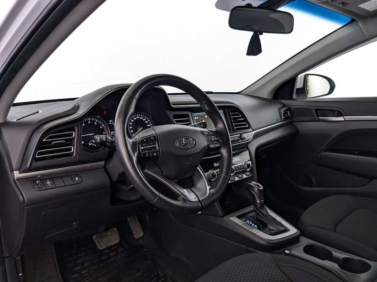 Hyundai Elantra 2020 года с пробегом. Фото: #10