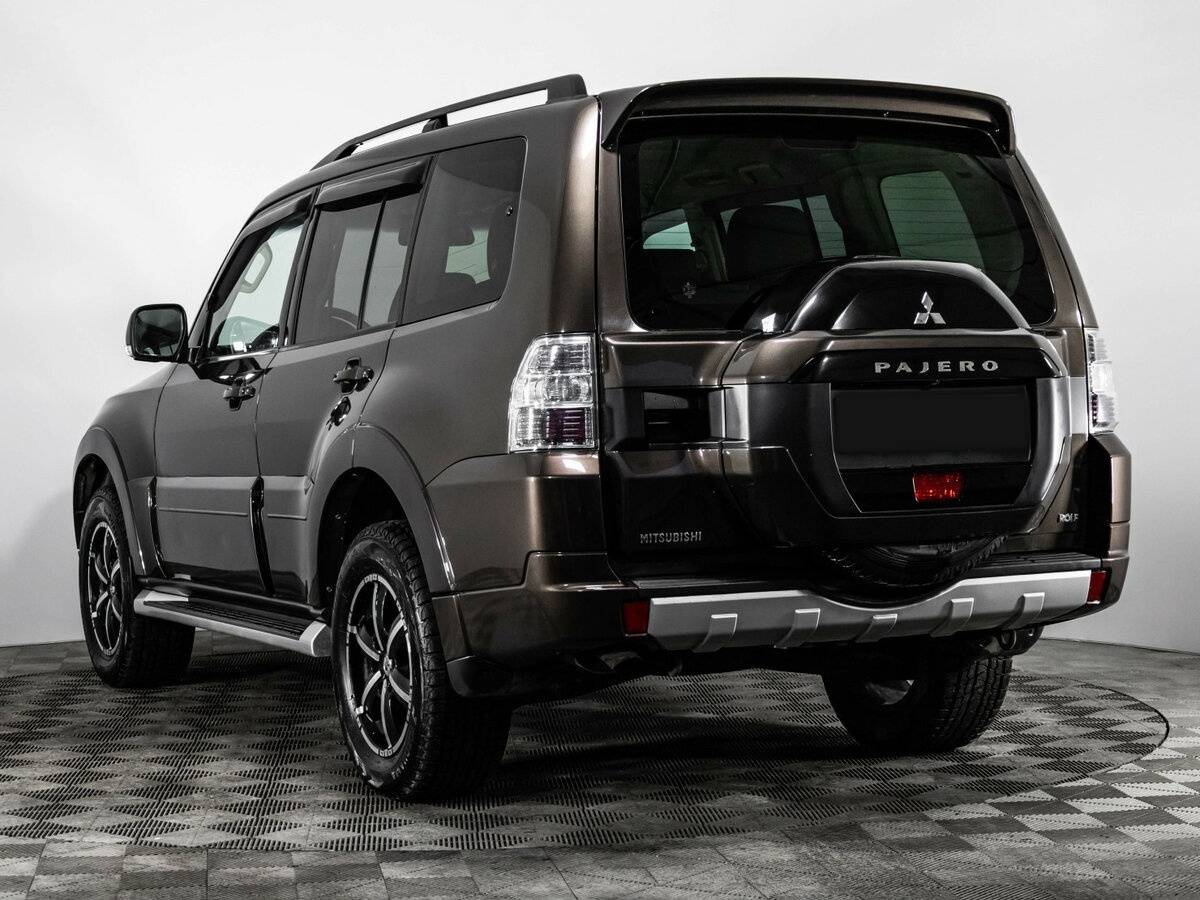 Mitsubishi Pajero 2017 года с пробегом. Фото: #7