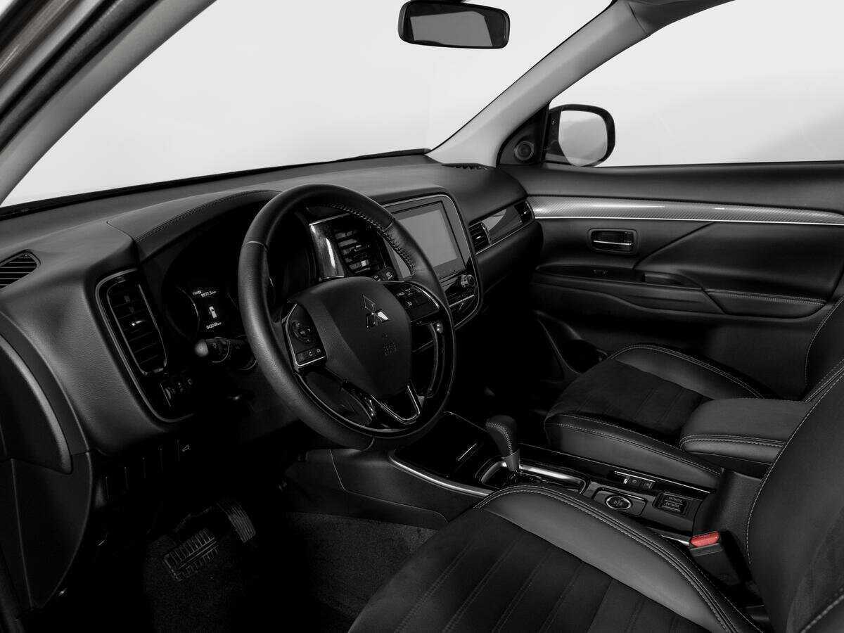 Mitsubishi Outlander 2021 года с пробегом. Фото: #14