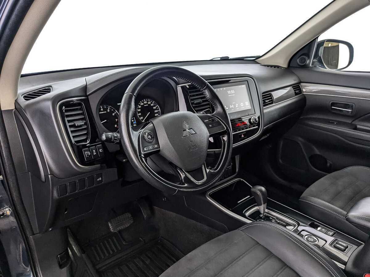 Mitsubishi Outlander 2021 года с пробегом. Фото: #10