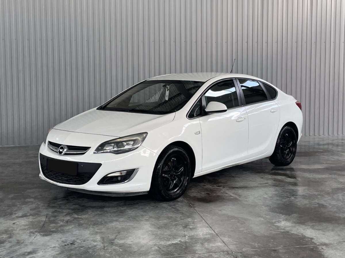 Opel Astra 2013 года с пробегом. Фото: #0