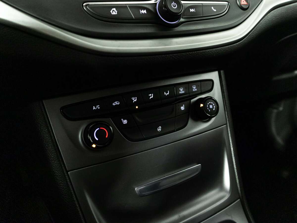Opel Astra 2019 года с пробегом. Фото: #15