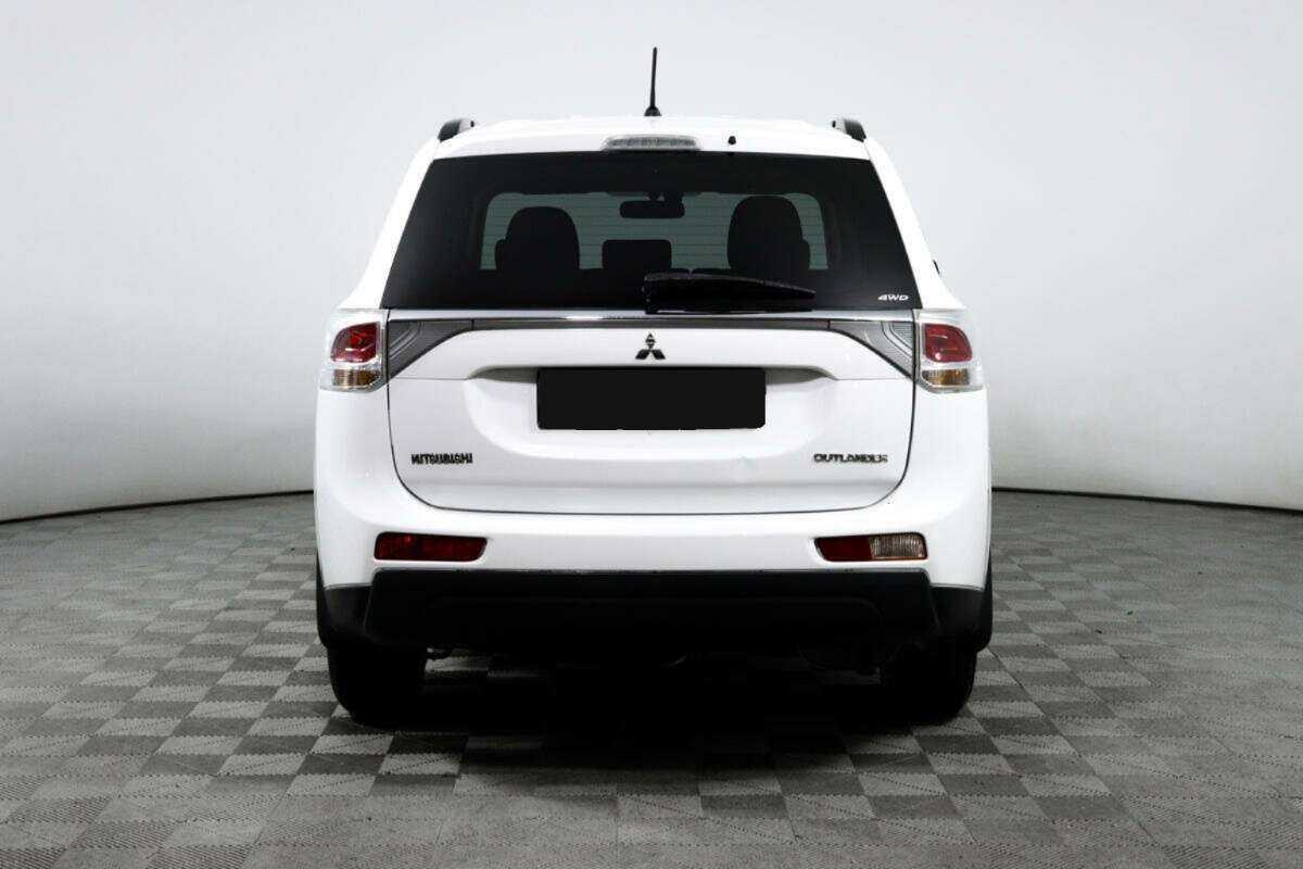 Mitsubishi Outlander 2013 года с пробегом. Фото: #5