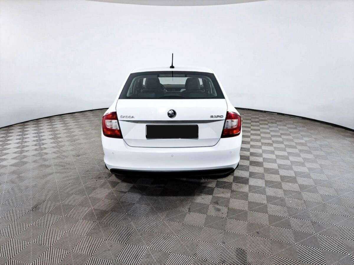 Skoda Rapid 2018 года с пробегом. Фото: #4