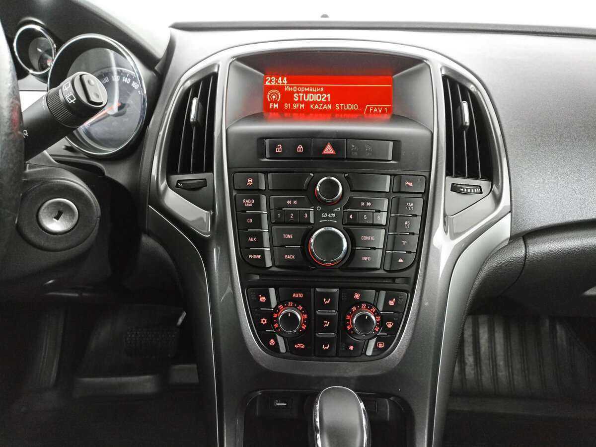 Opel Astra 2012 года с пробегом. Фото: #12