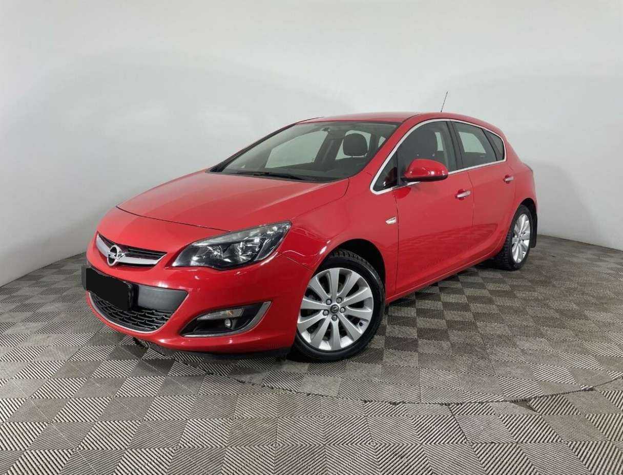 Opel Astra 2013 года с пробегом. Посмотреть фото
