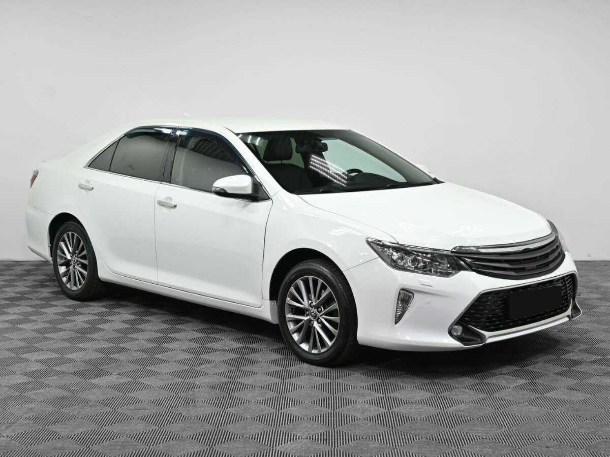 Toyota Camry 2017 года с пробегом. Фото: #2