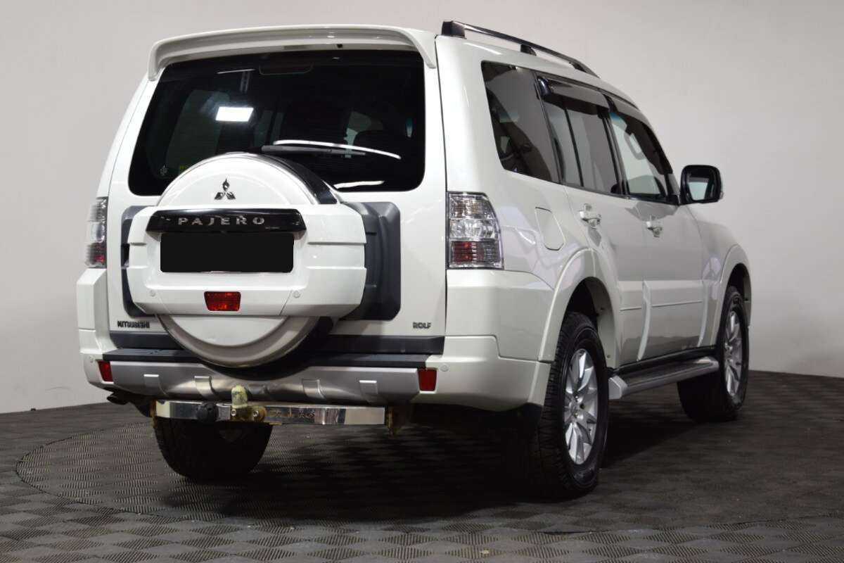Mitsubishi Pajero 2014 года с пробегом. Фото: #3