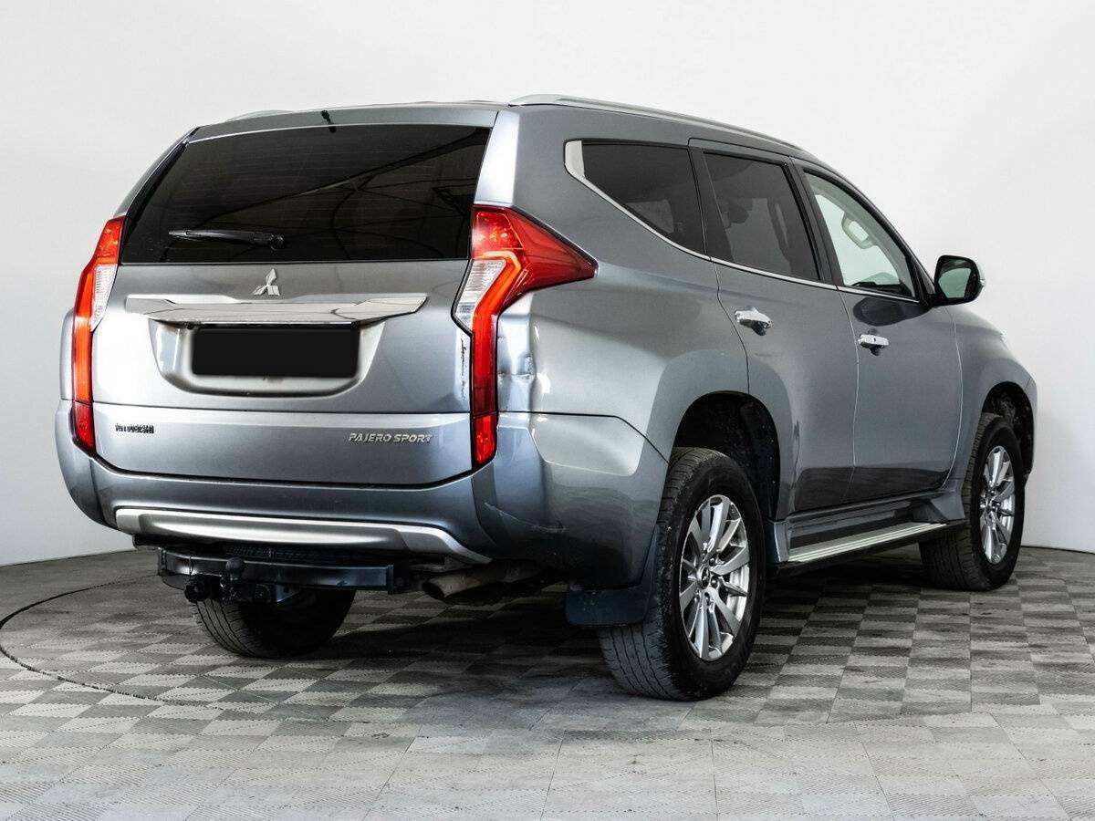 Mitsubishi Pajero Sport 2017 года с пробегом. Фото: #4