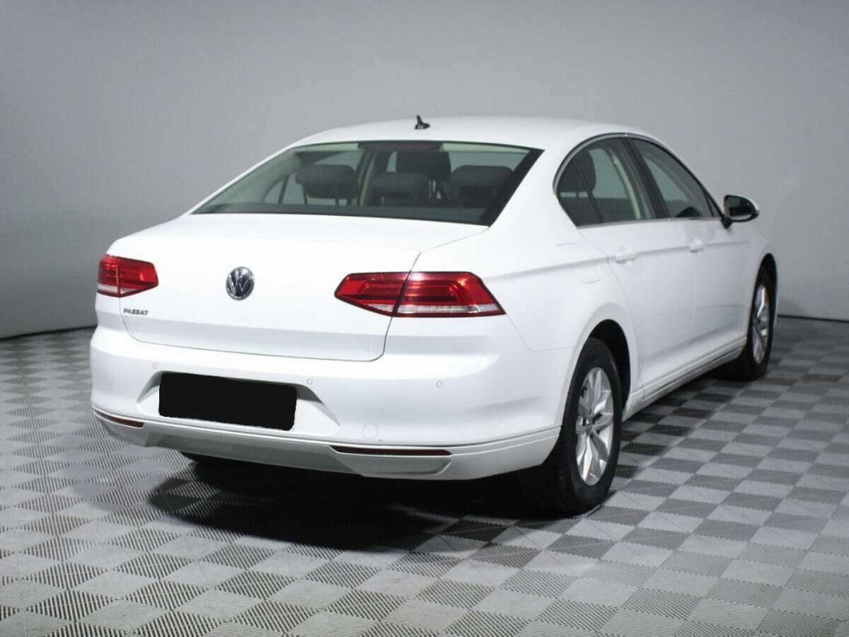 Volkswagen Passat 2018 года с пробегом. Фото: #4