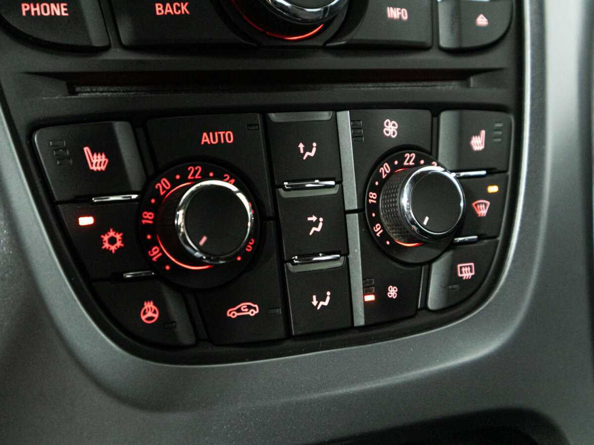 Opel Astra 2014 года с пробегом. Фото: #14