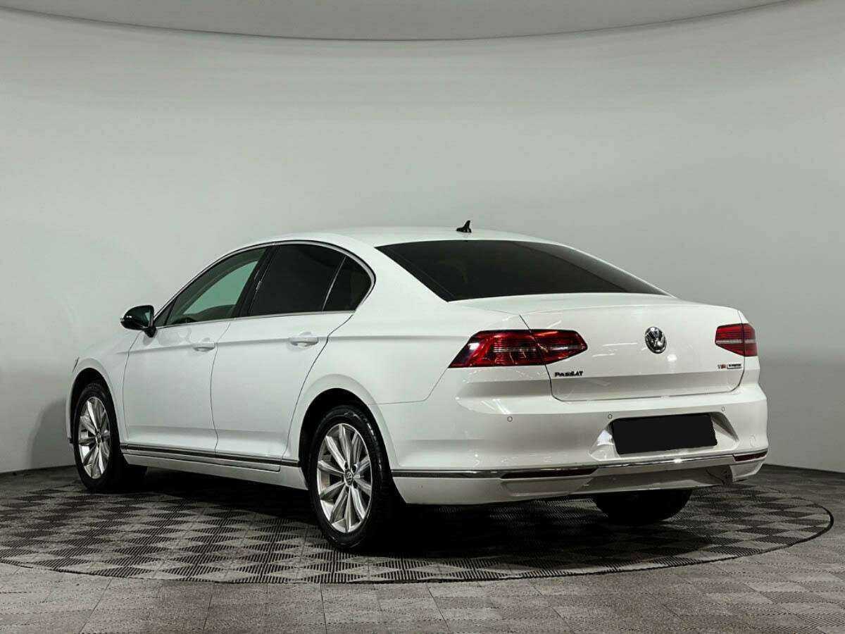 Volkswagen Passat 2017 года с пробегом. Фото: #6
