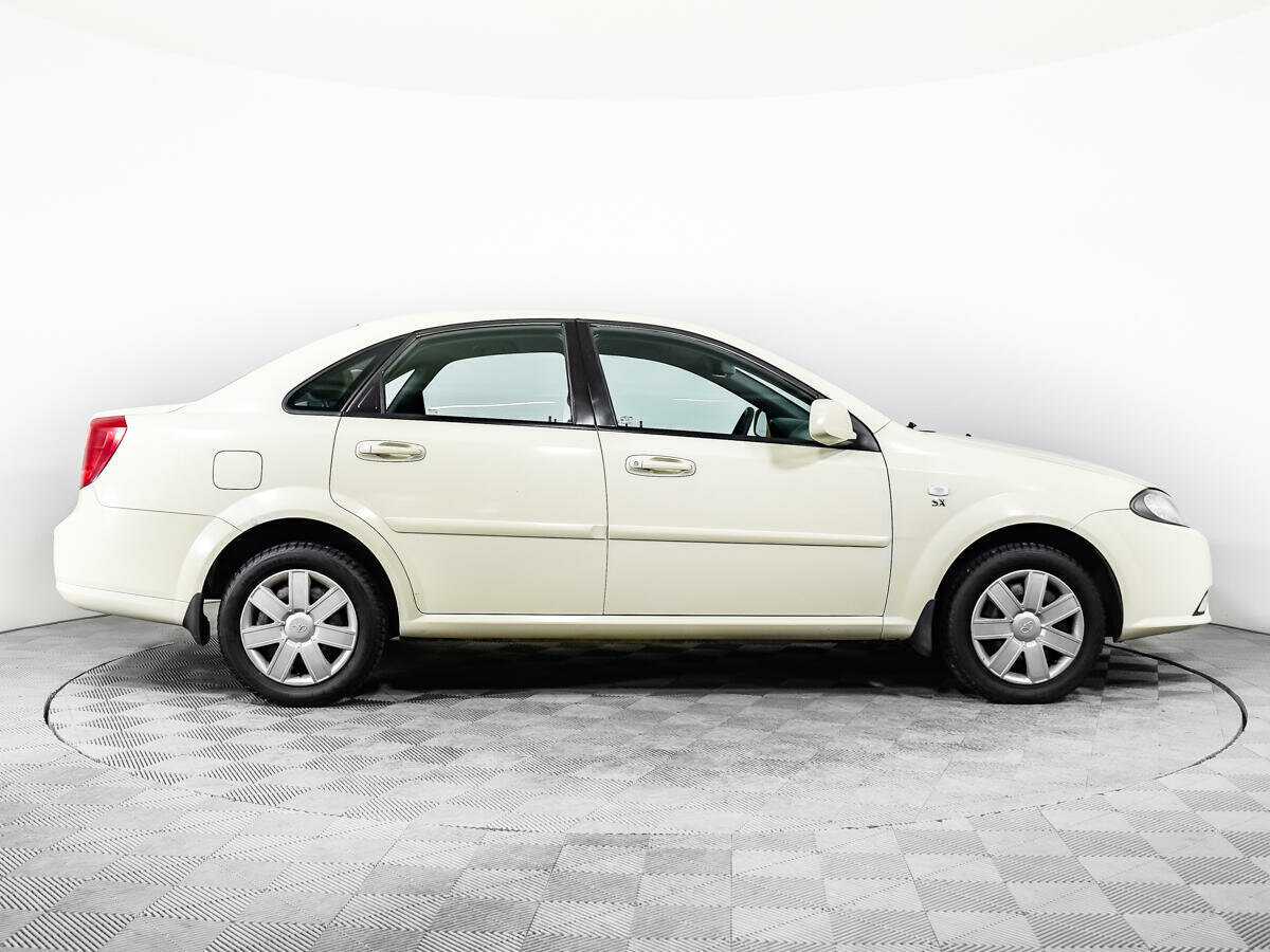 Daewoo Gentra 2014 года с пробегом. Фото: #3