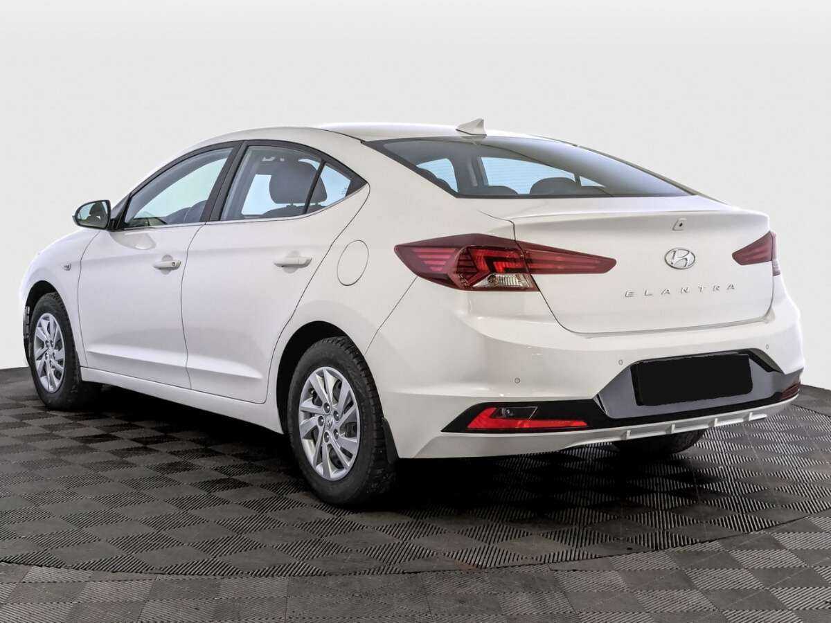 Hyundai Elantra 2020 года с пробегом. Фото: #6