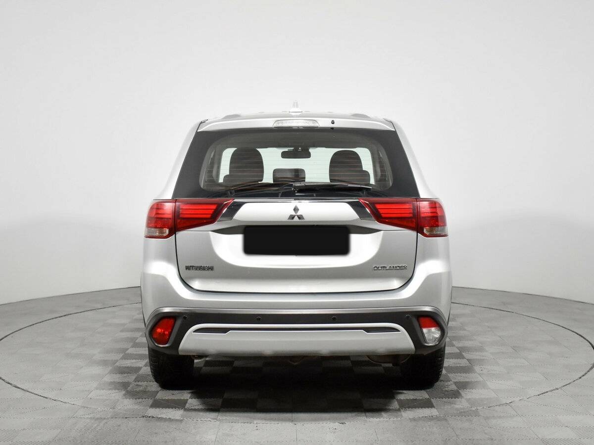 Mitsubishi Outlander 2018 года с пробегом. Фото: #4