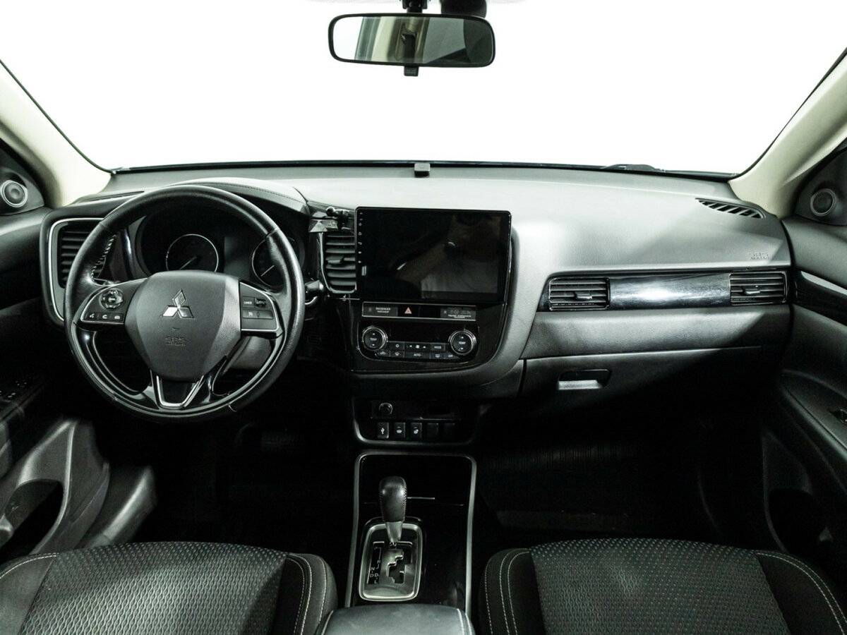 Mitsubishi Outlander 2018 года с пробегом. Фото: #12
