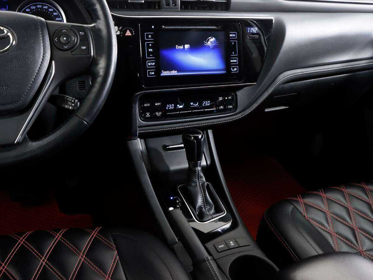 Toyota Corolla 2018 года с пробегом. Фото: #11