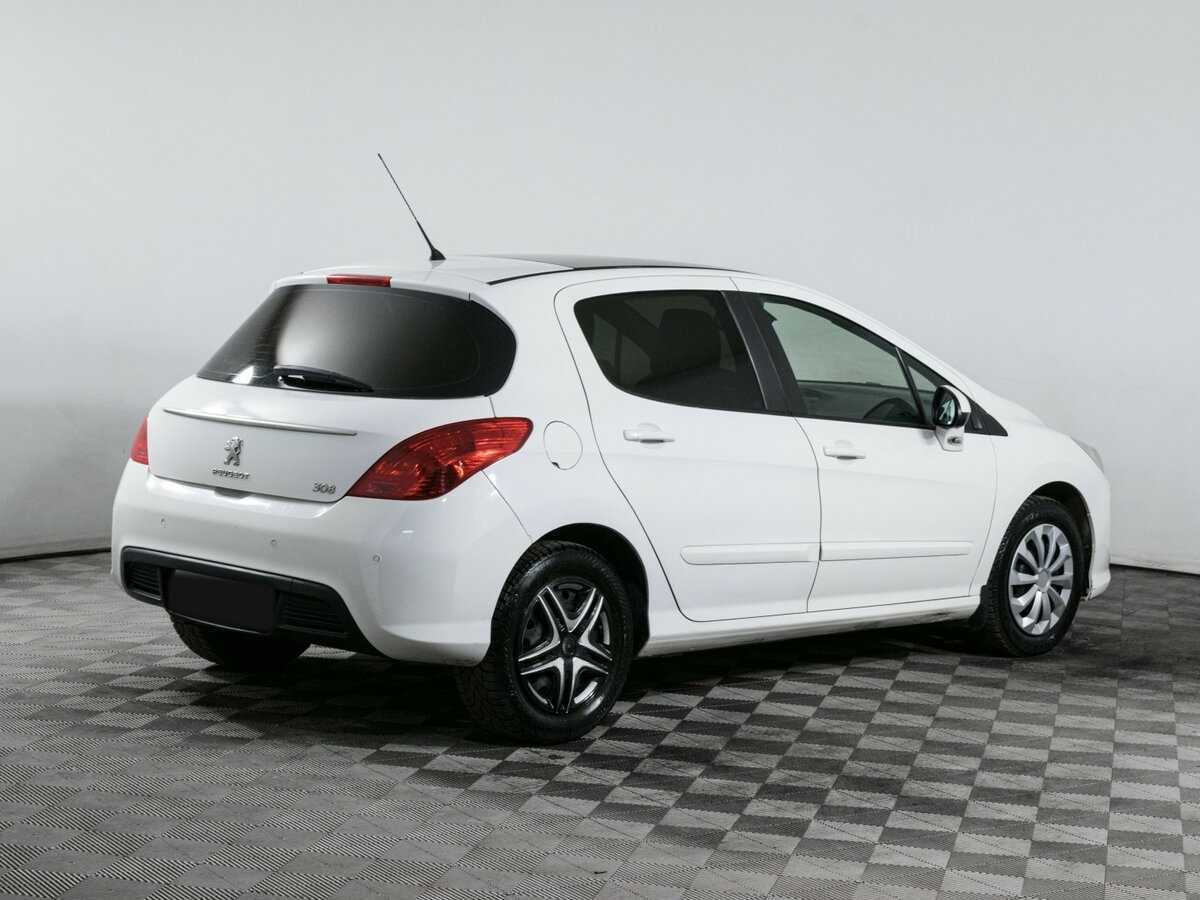 Peugeot 308 2012 года с пробегом. Фото: #3