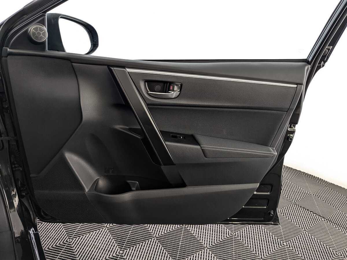 Toyota Corolla 2017 года с пробегом. Фото: #20