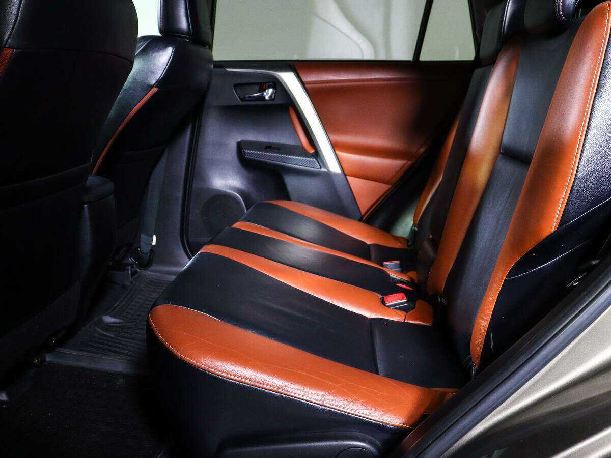 Toyota RAV4 2013 года с пробегом. Фото: #7