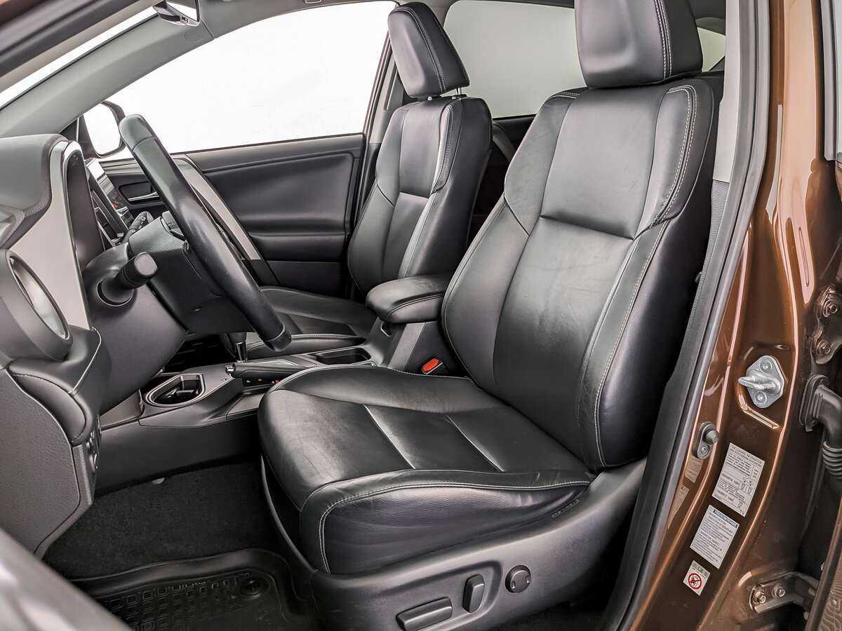 Toyota RAV4 2017 года с пробегом. Фото: #15