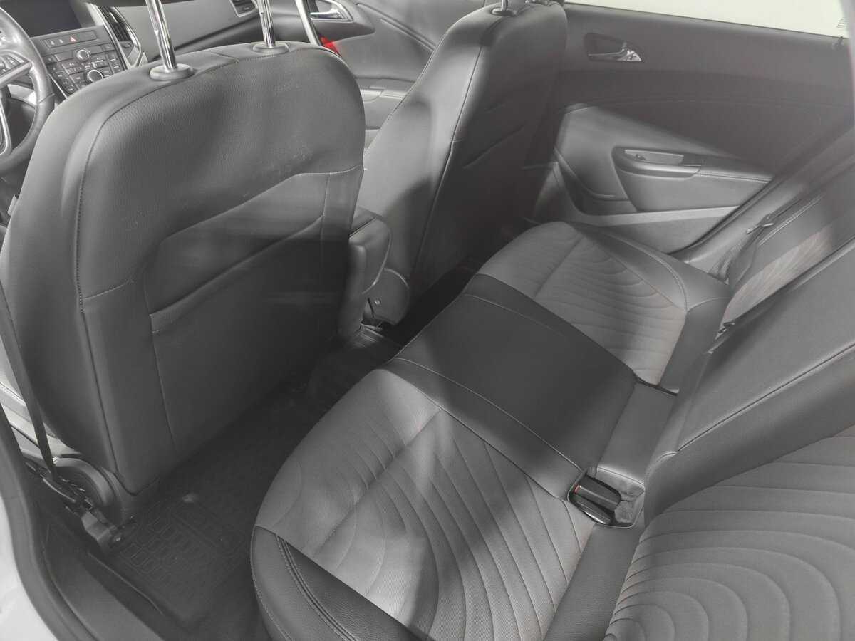 Opel Astra 2014 года с пробегом. Фото: #13