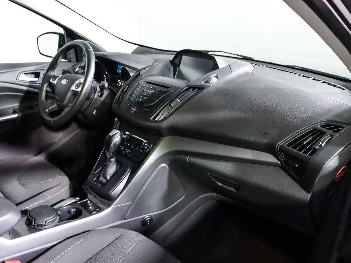 Ford Kuga 2015 года с пробегом. Фото: #7