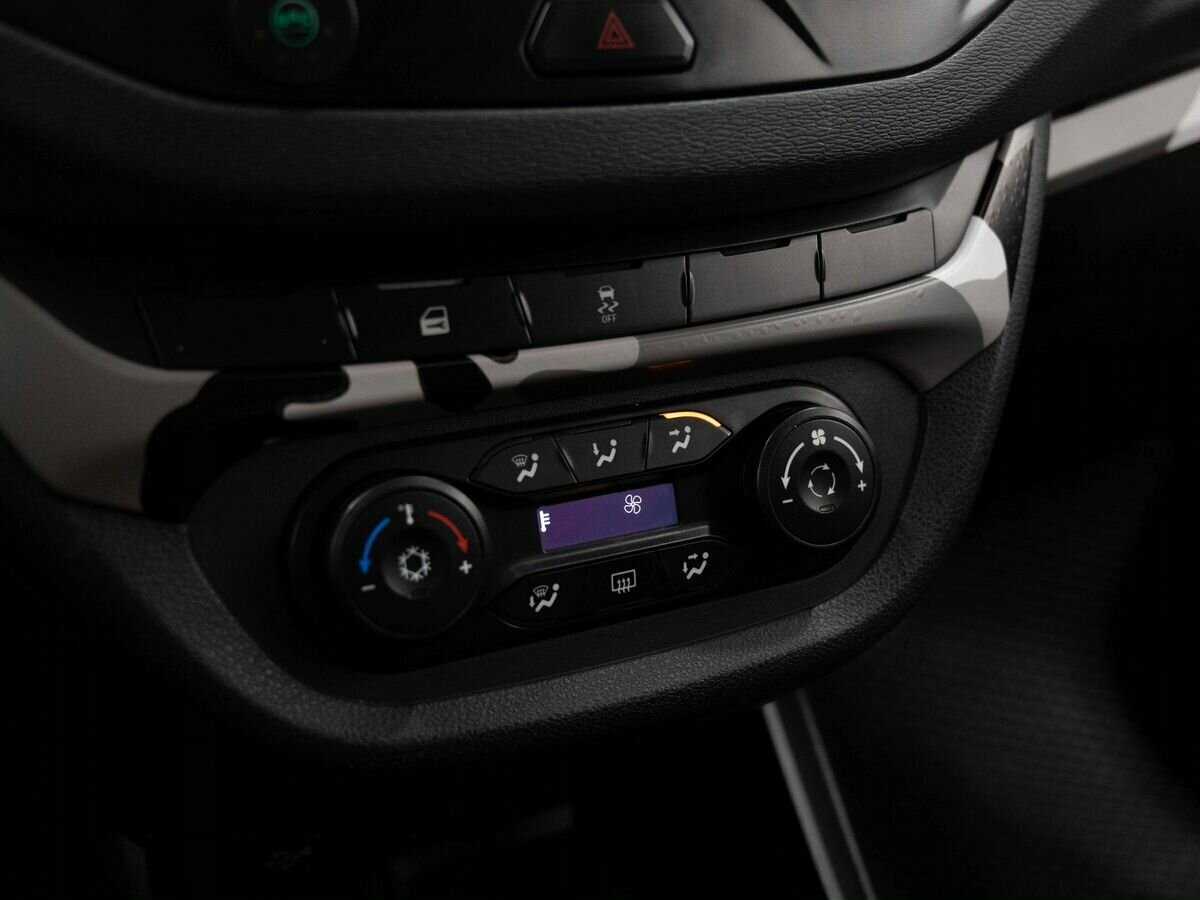 Lada (ВАЗ) Vesta 2020 года с пробегом. Фото: #20