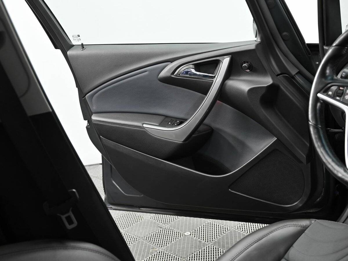 Opel Astra 2013 года с пробегом. Фото: #5