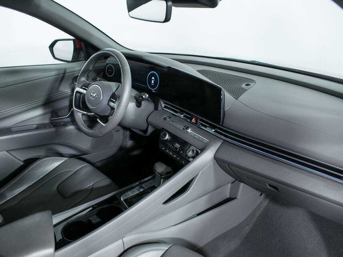 Hyundai Elantra 2021 года с пробегом. Фото: #8